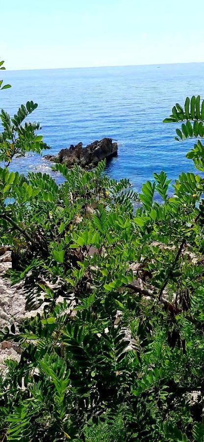 Beleris Rooms Himare Buitenkant foto