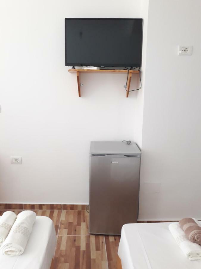 Beleris Rooms Himare Buitenkant foto