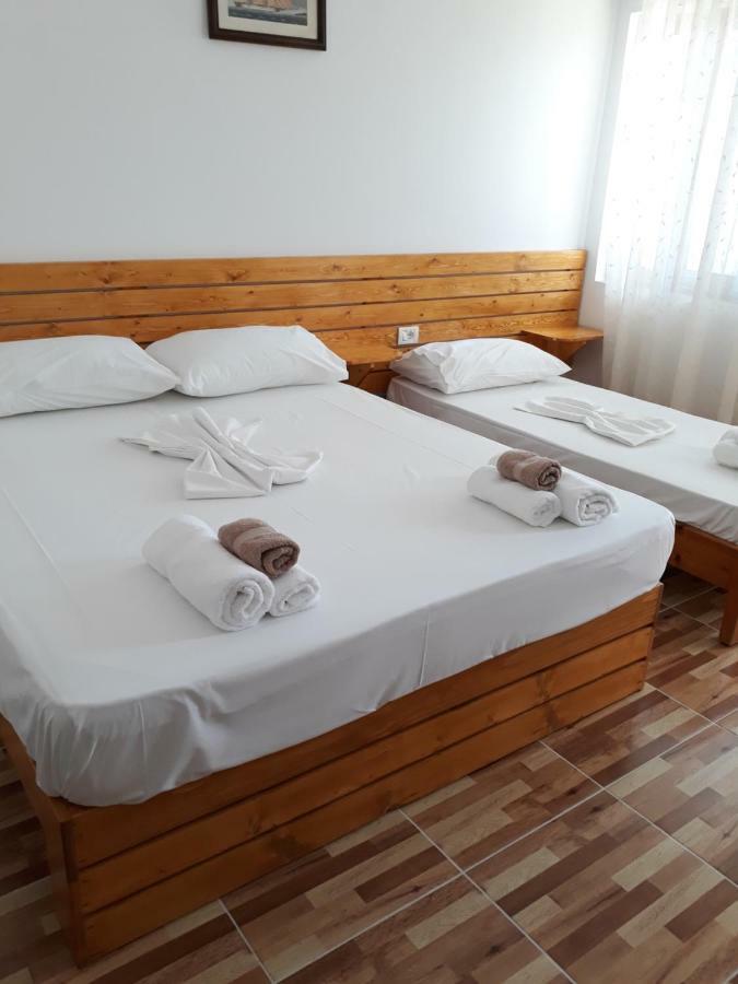 Beleris Rooms Himare Buitenkant foto