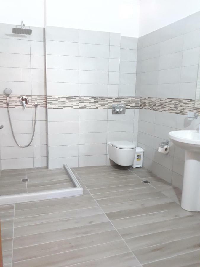 Beleris Rooms Himare Buitenkant foto