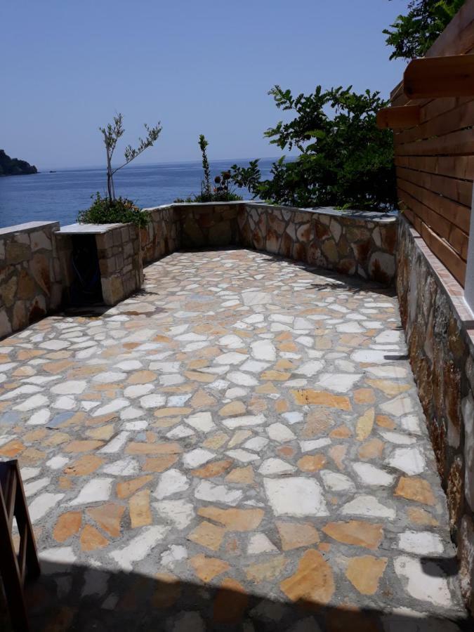 Beleris Rooms Himare Buitenkant foto