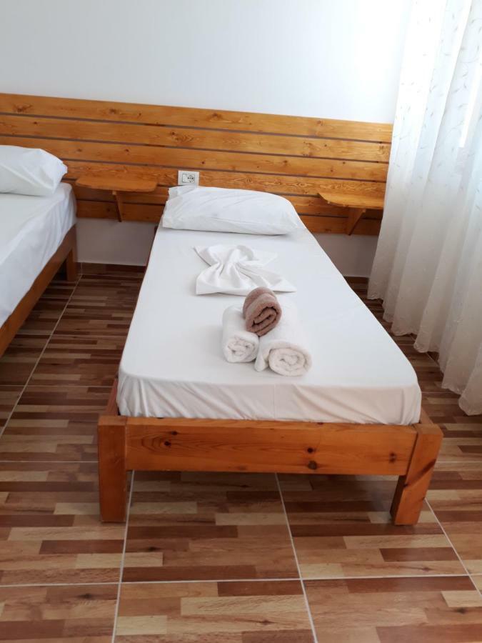 Beleris Rooms Himare Buitenkant foto