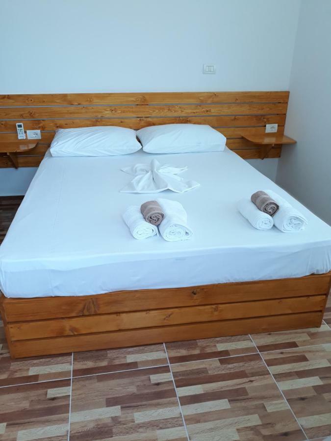 Beleris Rooms Himare Buitenkant foto